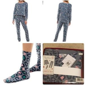 Roudelain Women's 3-Pc. Packaged Printed Palamas & Socks Set